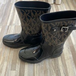 michael kors rain boots size 8